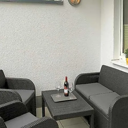 Modernes In Mit Balkon 酒店